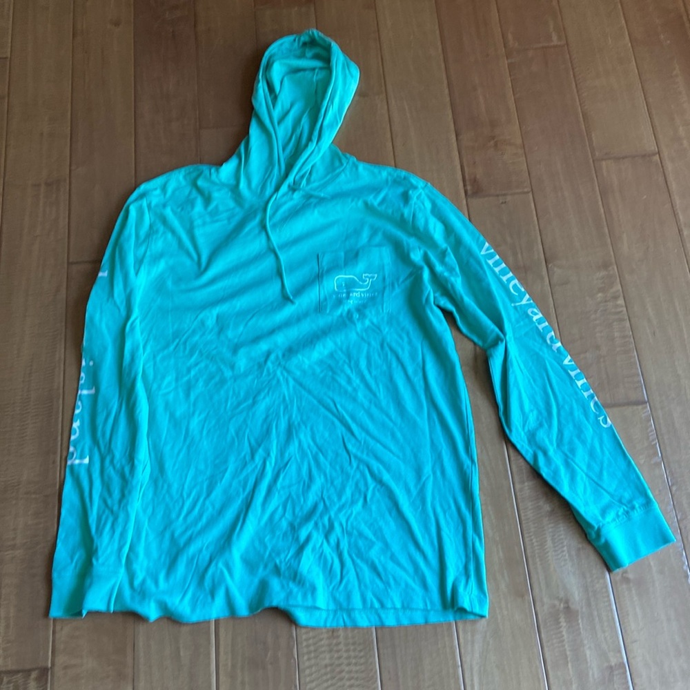 Vineyard Vines hooded shirt excellent condition.
